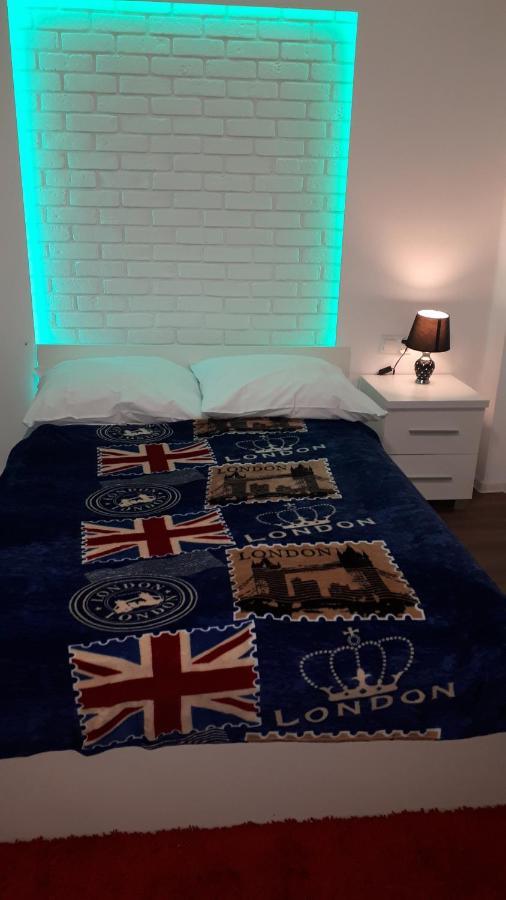 Apartament Centrum Panoramiczna Big Ben Z Balkonem-- Klimatyzacja-- เคียลเซ ภายนอก รูปภาพ