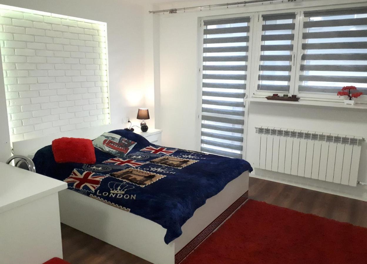 Apartament Centrum Panoramiczna Big Ben Z Balkonem-- Klimatyzacja-- เคียลเซ ภายนอก รูปภาพ